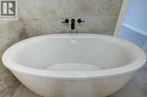 75 Predator Ridge Drive Unit# 205, Vernon, BC - Indoor Photo Showing Bathroom