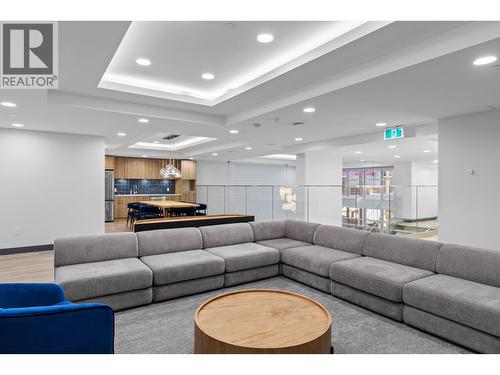 3699 Capozzi Road Unit# 607, Kelowna, BC - Indoor Photo Showing Living Room