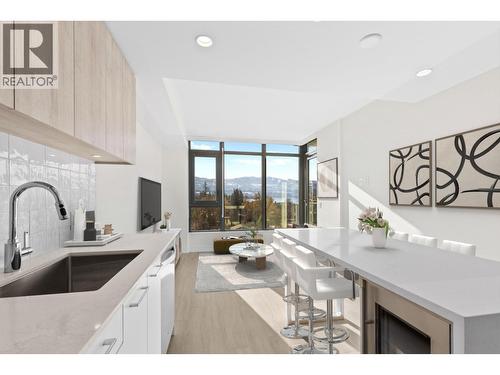 3699 Capozzi Road Unit# 607, Kelowna, BC - Indoor Photo Showing Kitchen