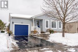 136 GLENARIFF DRIVE  Hamilton, ON L8B 1A5