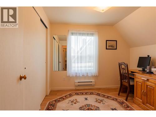 945 Thackeray Street, Warfield, BC - Indoor Photo Showing Other Room