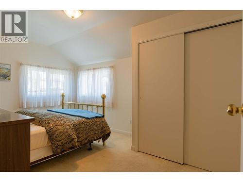 945 Thackeray Street, Warfield, BC - Indoor Photo Showing Bedroom