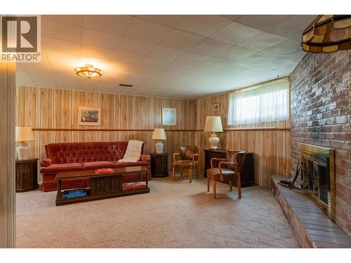 945 Thackeray Street, Warfield, BC - Indoor