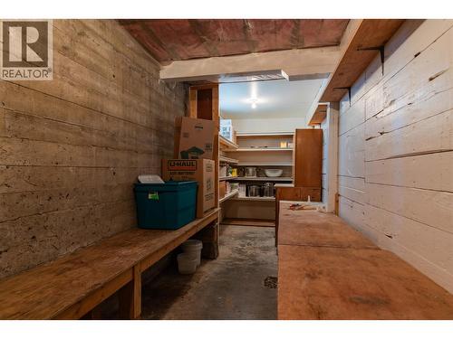 945 Thackeray Street, Warfield, BC - Indoor Photo Showing Other Room