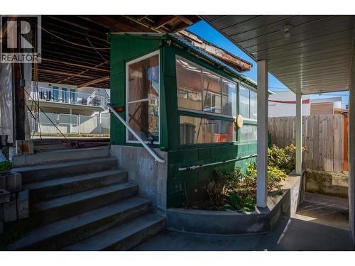 945 Thackeray Street, Warfield, BC - Outdoor