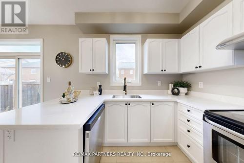 29 Robert Osprey Drive, Markham, ON - Indoor Photo Showing Kitchen