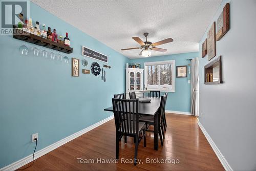 50 Laurier Boulevard, Tiny, ON - Indoor Photo Showing Dining Room