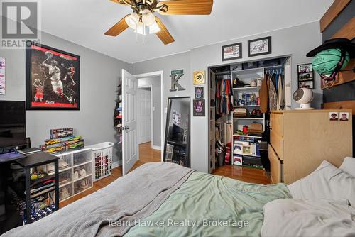 50 Laurier Boulevard, Tiny, ON - Indoor Photo Showing Bedroom