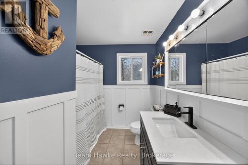 50 Laurier Boulevard, Tiny, ON - Indoor Photo Showing Other Room