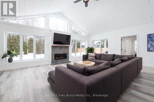 32 SOUTHAMPTON PARKWAY  South Bruce Peninsula, ON N0H 2G0