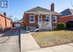 579 MCCANNAN AVENUE Peterborough (Town Ward 3), ON K9J 4J7