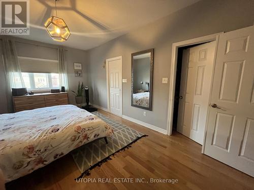 5405 Festival Drive, Mississauga, ON - Indoor Photo Showing Bedroom