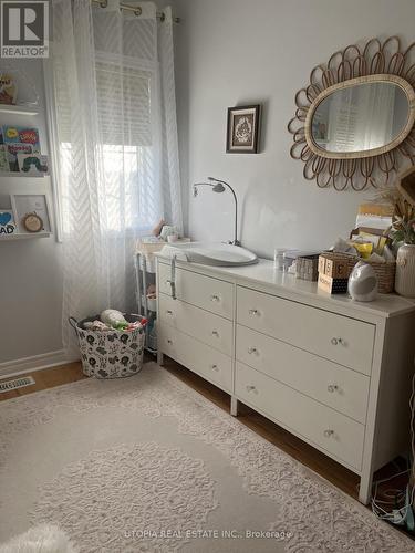 5405 Festival Drive, Mississauga, ON - Indoor Photo Showing Bedroom