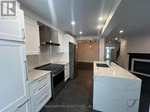 16 Santa Cruz Private, Ottawa, ON - Indoor Photo Showing Kitchen