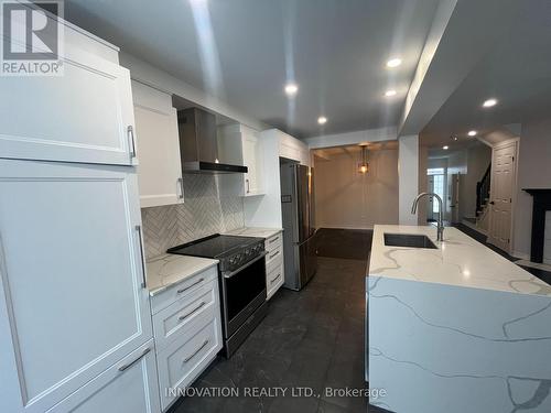 16 Santa Cruz Private, Ottawa, ON - Indoor Photo Showing Kitchen