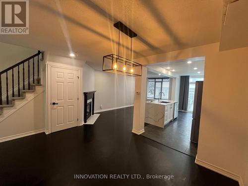 16 Santa Cruz Private, Ottawa, ON - Indoor Photo Showing Other Room