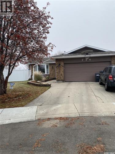 734 Wollaston Court, Saskatoon, SK - Outdoor