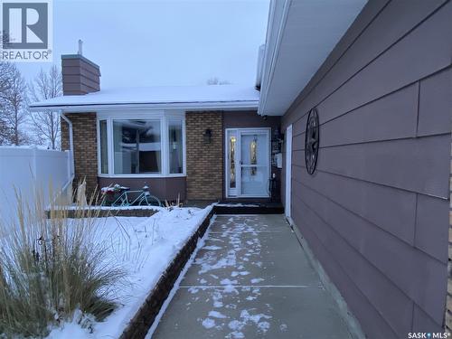 734 Wollaston Court, Saskatoon, SK - Outdoor