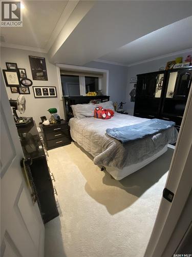 734 Wollaston Court, Saskatoon, SK - Indoor Photo Showing Bedroom
