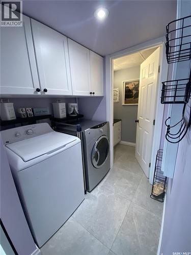 734 Wollaston Court, Saskatoon, SK - Indoor Photo Showing Laundry Room