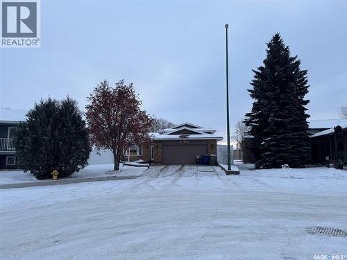 734 Wollaston Court, Saskatoon, SK - Outdoor