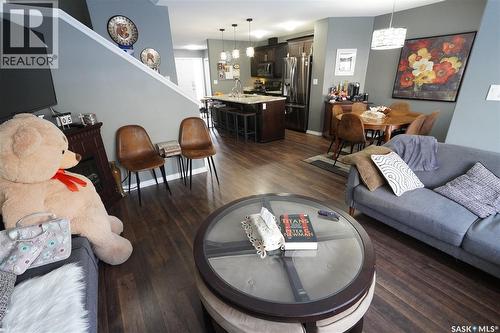 4514 Harbour Village Way, Regina, SK - Indoor Photo Showing Living Room