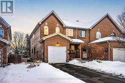 13 ROBARTS CRESCENT  Ottawa, ON K2L 3Z6