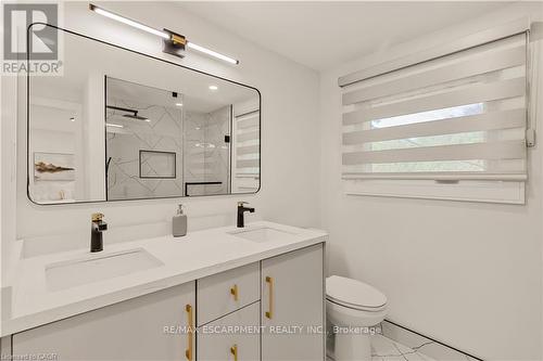 257 Strathcona Drive, Burlington, ON - Indoor Photo Showing Bathroom