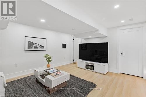 257 Strathcona Drive, Burlington, ON - Indoor Photo Showing Living Room