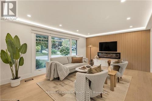 257 Strathcona Drive, Burlington, ON - Indoor Photo Showing Other Room