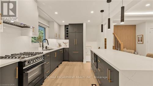 257 Strathcona Drive, Burlington, ON - Indoor Photo Showing Kitchen With Upgraded Kitchen