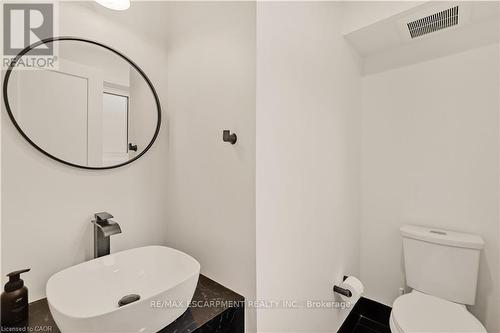257 Strathcona Drive, Burlington, ON - Indoor Photo Showing Bathroom