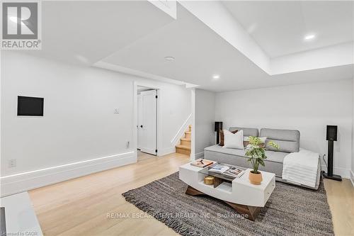 257 Strathcona Drive, Burlington, ON - Indoor Photo Showing Other Room