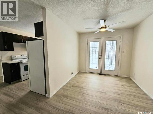 4 Railway Avenue, Yarbo, SK - Indoor Photo Showing Kitchen