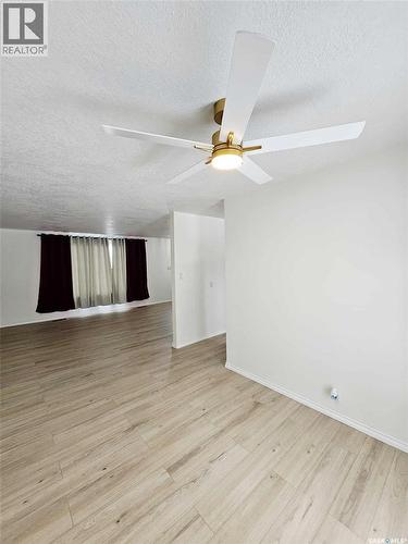 4 Railway Avenue, Yarbo, SK - Indoor Photo Showing Other Room