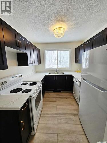 4 Railway Avenue, Yarbo, SK - Indoor Photo Showing Kitchen