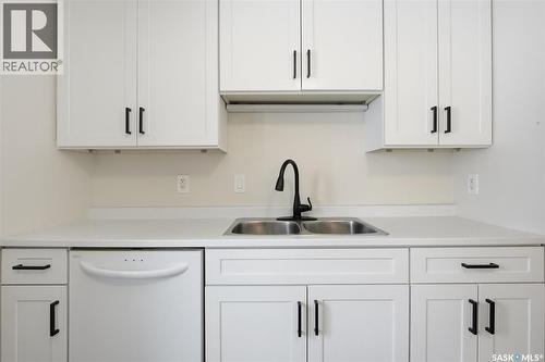2126 William Avenue, Saskatoon, SK - Indoor Photo Showing Kitchen With Double Sink