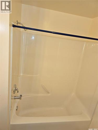924 Montague Street, Regina, SK - Indoor Photo Showing Bathroom