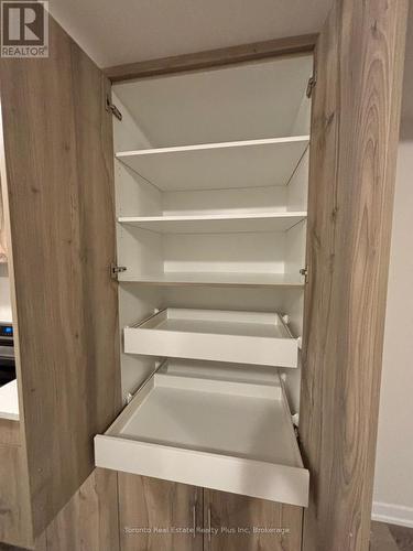 1341 Kaniv Street, Oakville, ON - Indoor With Storage