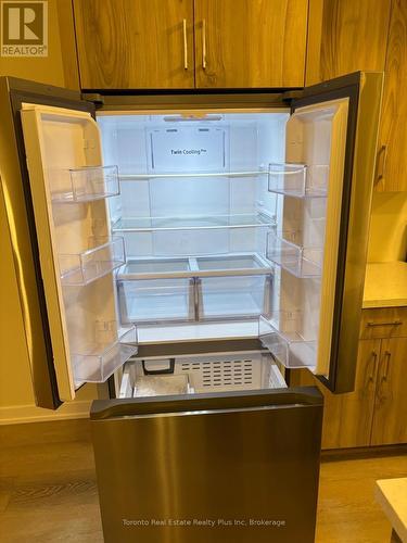 1341 Kaniv Street, Oakville, ON - Indoor