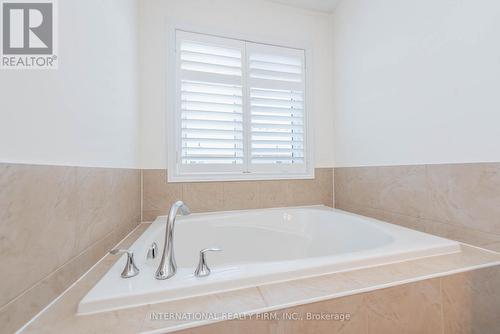 99 Huguenot Road, Oakville, ON - Indoor Photo Showing Bathroom