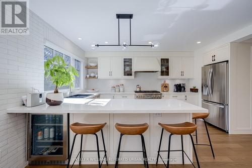 12 Wesley Avenue, Mississauga, ON - Indoor Photo Showing Kitchen With Upgraded Kitchen