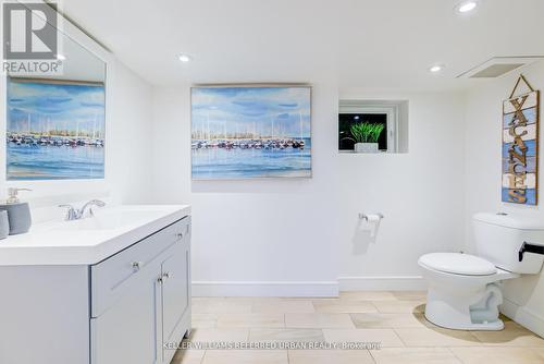 12 Wesley Avenue, Mississauga, ON - Indoor Photo Showing Bathroom
