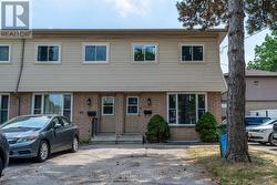 16 - 117 BONAVENTURE DRIVE  Hamilton, ON L9C 4P8