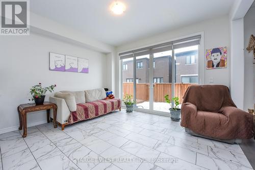 66 Minnock Street, Caledon, ON - Indoor Photo Showing Living Room