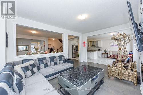 66 Minnock Street, Caledon, ON - Indoor Photo Showing Living Room