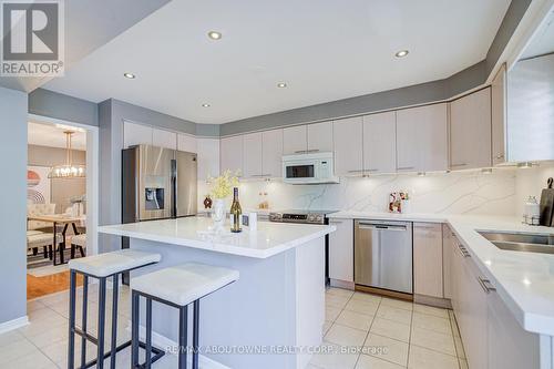 3041 Caulfield Crescent, Mississauga, ON - Indoor Photo Showing Kitchen With Stainless Steel Kitchen With Upgraded Kitchen