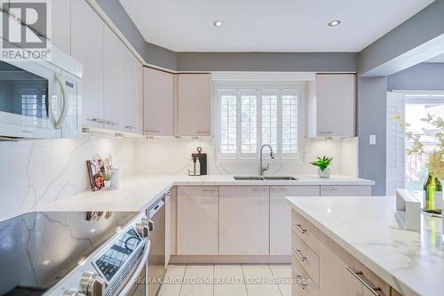 3041 Caulfield Crescent, Mississauga, ON - Indoor Photo Showing Kitchen With Double Sink
