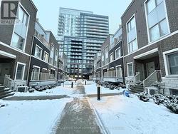 76 - 39 HONEYCRISP CRESCENT  Vaughan, ON L4K 0N5