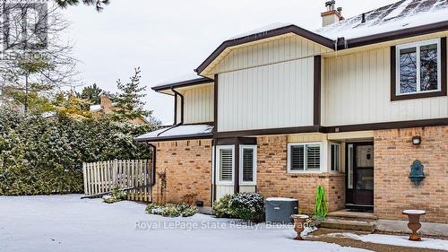 2 - 1501 UPPER MIDDLE ROAD  Burlington (Tyandaga), ON L7P 4M5